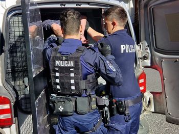 Pleszew: Groził, popychał i szarpał swoją matkę. 58-latek zatrzymany