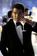 Pierce Brosnan tajemniczym agentem rządowym