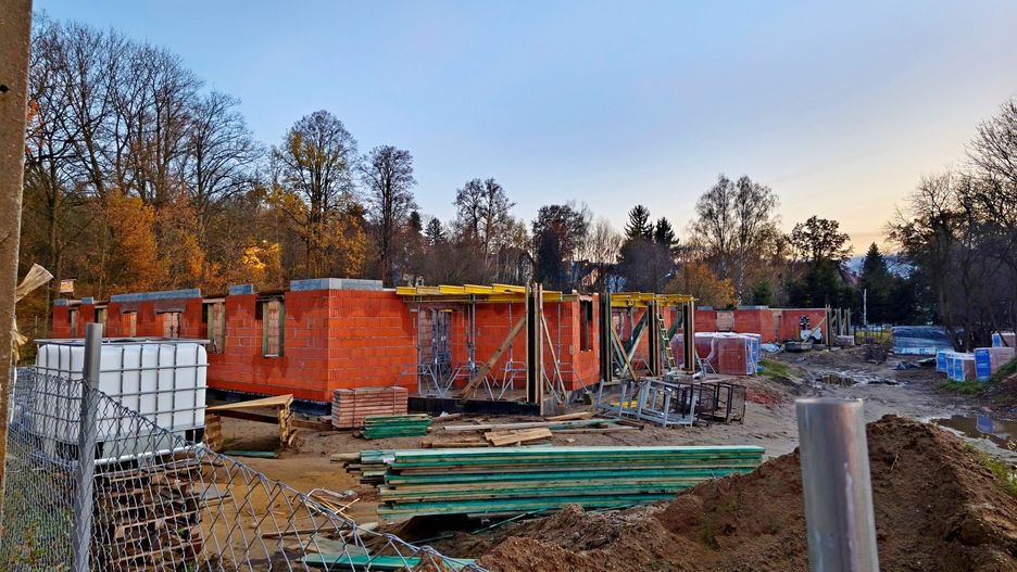 5.11.2025 Budowa mieszkań komunalnych przy ul. Junaków w Jeleniej Górze