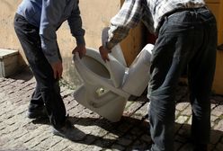 Ostrowiec Świętokrzyski. Włamał się do baru. Szybę wybił za pomocą muszli klozetowej