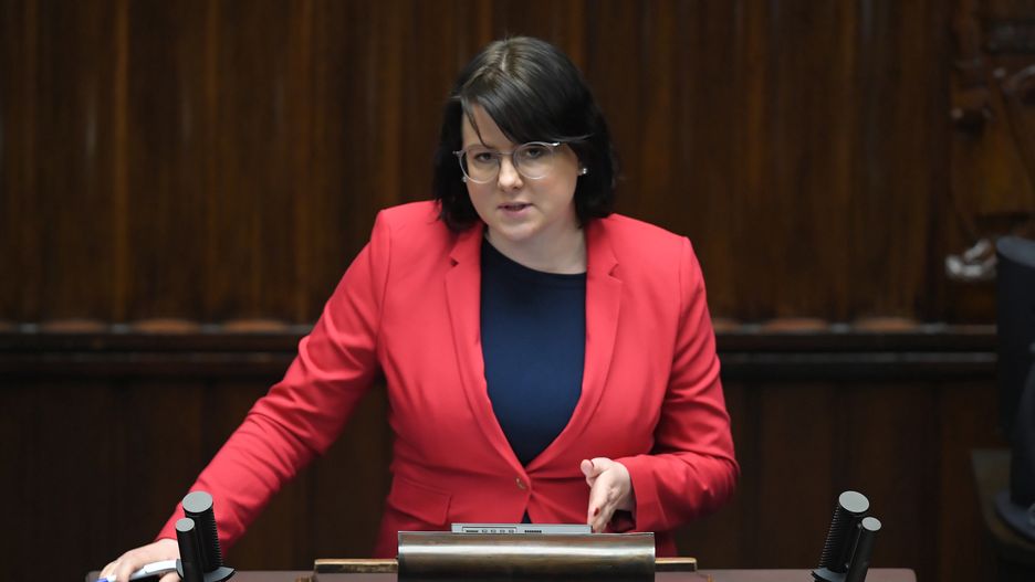 Kaja GodekWarszawa, 15.04.2020. Dzia�aczka pro-life Kaja Godek na sali obrad Sejmu, 15 bm. W trakcie dwudniowego posiedzenia pos�owie zajm� si� m.in. obywatelskim projektem dot. zaostrzenia prawa antyaborcyjnego, projektem noweli Prawa �owieckiego, zak�adaj�cym dopuszczenie dzieci do udzia�u w polowaniach, oraz projektem tzw. ustawy stop 447. (amb) PAP/Radek PietruszkaRadek Pietruszka9  9.  IX, covid-19, epidemia, epidemie i zarazy, kadencja  kadencji, Kaja Godek, koronawirus, obrady, polityk  polityka, polityka, posiedzenie, posiedzenie posiedzenia, pos�owie, projekty, sala obrad, SARS-CoV-19, Sejm, sejm  sejmu, sejmu