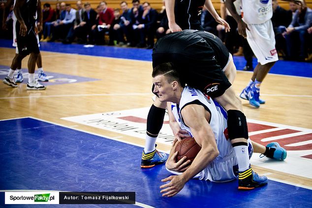 Majewski kilka razy mocno ścierał się z zawodnikami Turowa