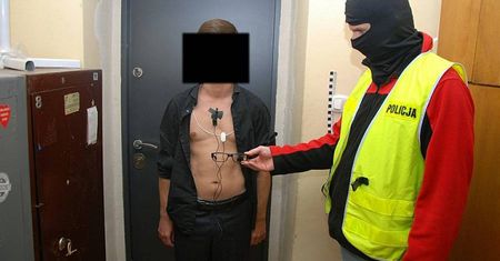 Psychiatra z lubelskiego oszukiwał na egzaminie. Na dodatek w aucie i domu miał narkotyki