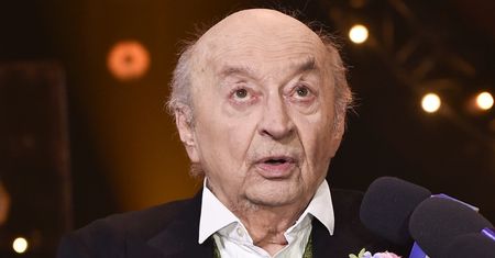 87-letni Łazuka narzeka na niską emeryturę. Oto ile może dostawać