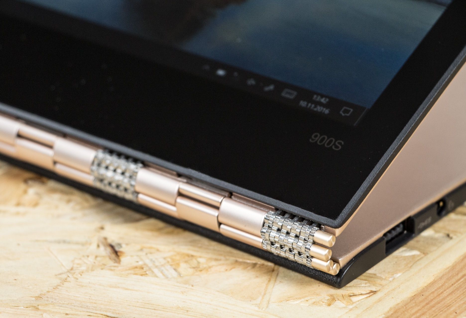 Lenovo Yoga 900s zawias