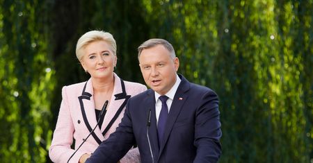 Tajemnica strojów pierwszej damy. Projektantka Agaty Dudy wszystko wyśpiewała