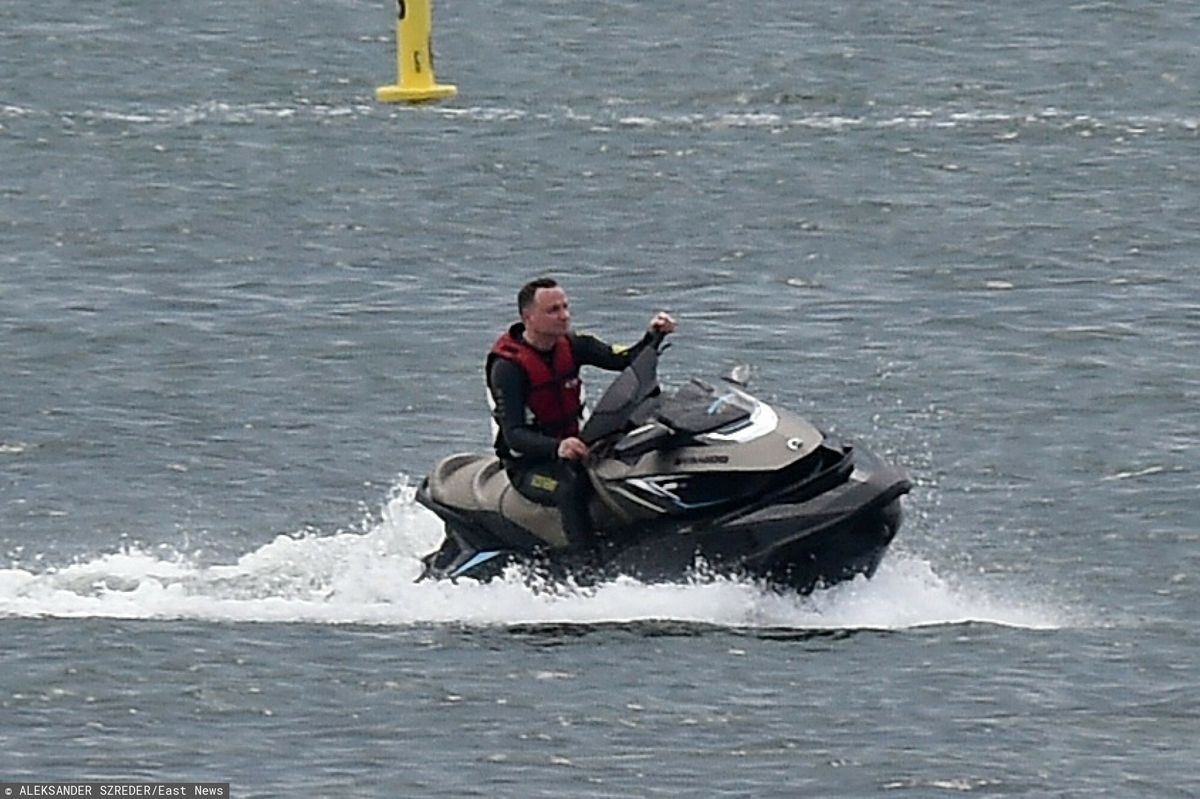Prezydent Andrzej Duda, będąc na urlopie w Juracie nie omieszka popływać na skuterze wodnym 
