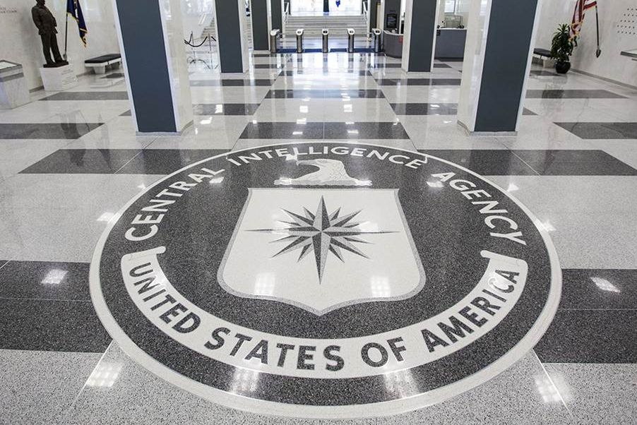 Tajemnice dyrektora CIA łupem nastolatka. Starsze pokolenie nie ogarnia cyberbezpieczeństwa?