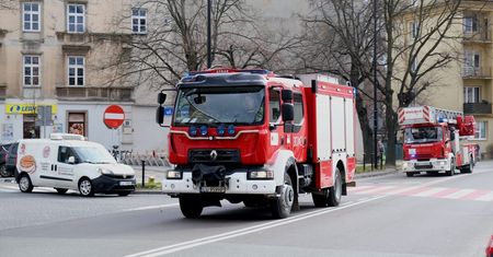 W trakcie wymiany butli z gazem doszło do pożaru. Interwencja strażaków w restauracji przy Zalewie Zemborzyckim