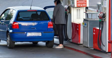 "Chcieli zatankować na zapas". Mówią, co się działo na stacjach