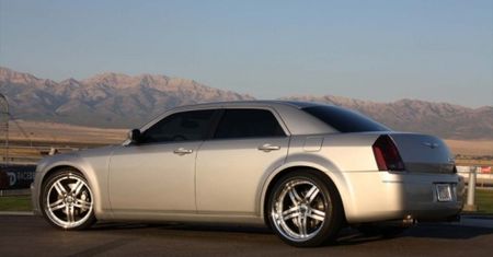 Chrysler 300C z 8,3-litrowym silnikiem V10 z Vipera | Znamy szczegóły!