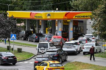 Ogłaszają koniec reglamentacji paliw na Krymie. Problemów nie ubywa