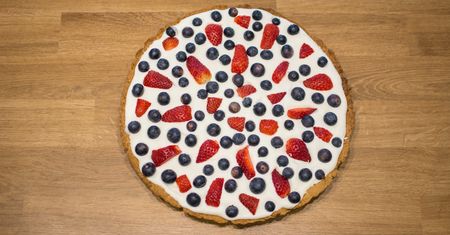 Tarta z borówkami i mascarpone – letni deser pełen smaku