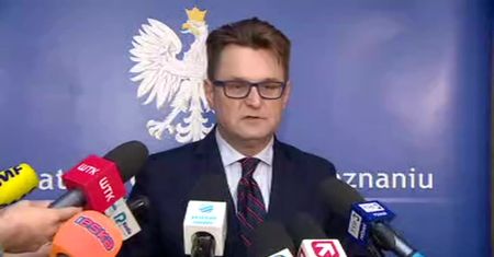 Strażacy po ugaszeniu pożaru znaleźli ciała małżeństwa i dwojga dzieci. Są pierwsze wyniki sekcji