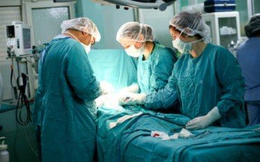 Polské nemocnice přijdou kvůli neimplementaci zdravotní směrnice o několik stovek milionů PLN