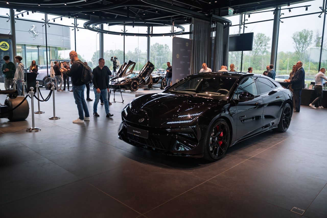 Otwarcie salonu Lotus Warszawa