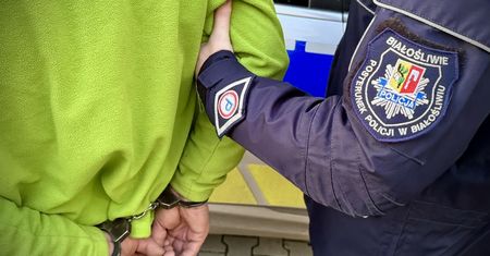 Policja zatrzymała nietrzeźwego kierowcę, który miał dożywotni zakaz prowadzenia pojazdów