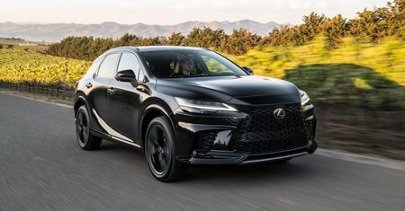 Nowy Lexus RX wyceniony w Polsce. Liczba wersji nie rozczarowuje
