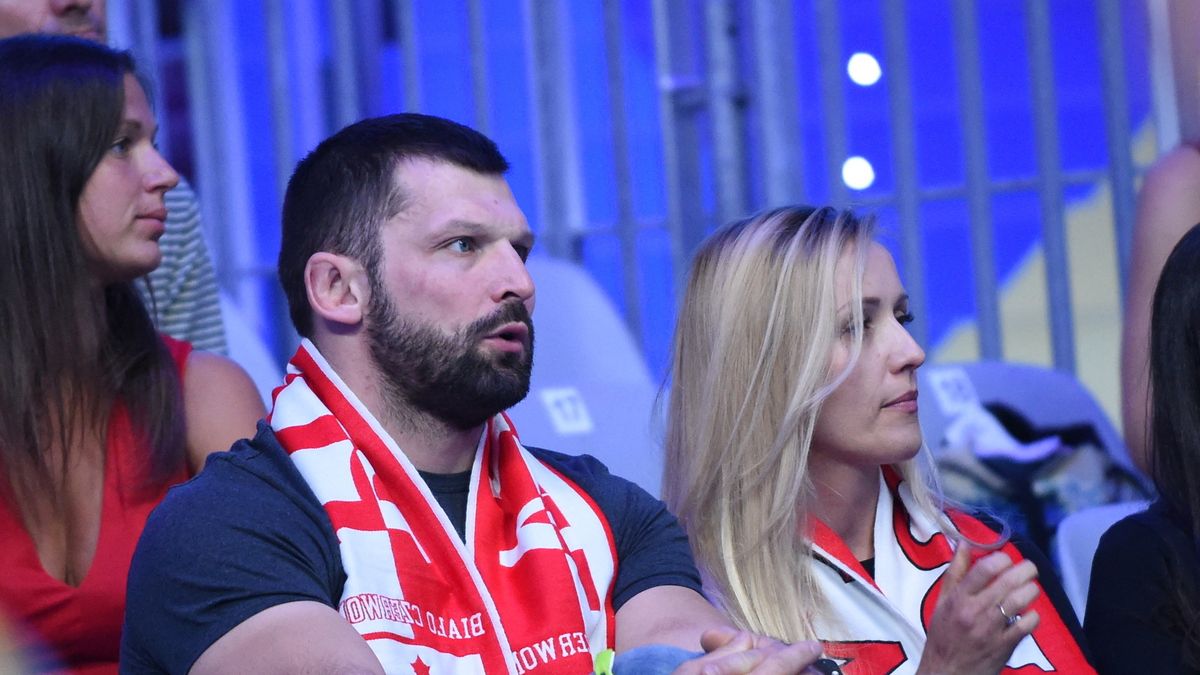 Od lewej Szymon Kołecki podczas meczu Polska - Serbia na MŚ siatkarzy