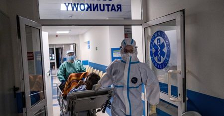 Eksperci ostrzegają. Zagrożenie epidemiologiczne rośnie z tych powodów