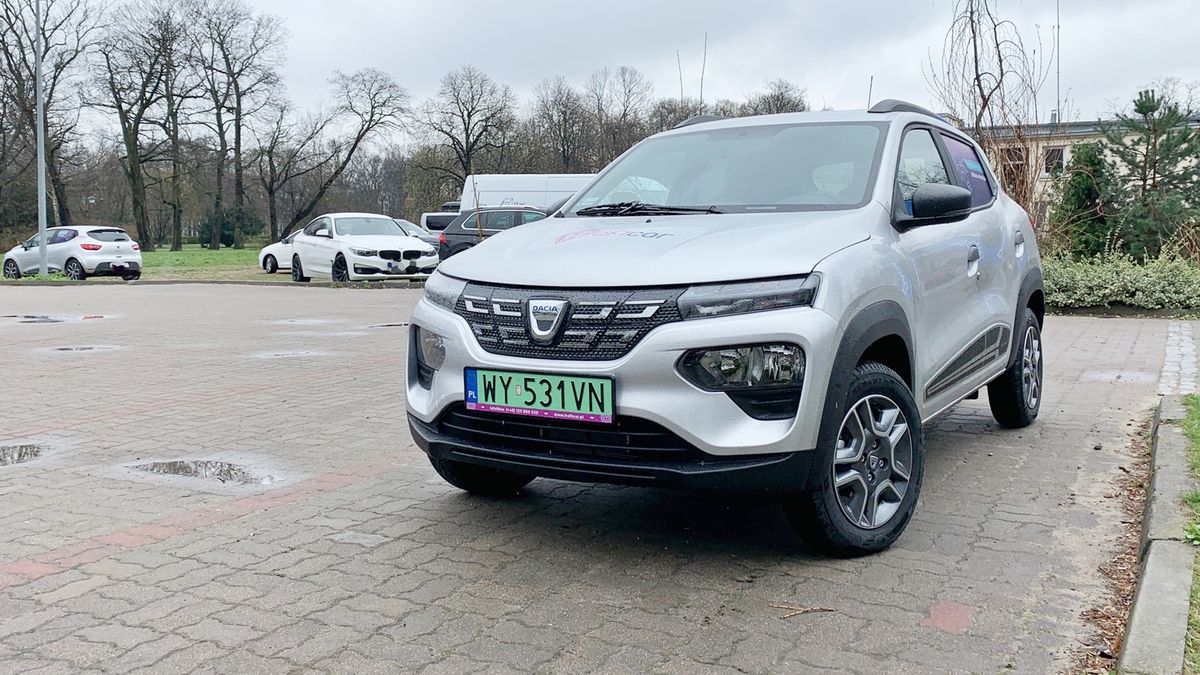 Dacia Spring jest najtańszym elektrykiem w Polsce, ale nawet Renault zdaje sobie sprawę, że nie podbije nim serc klientów indywidualnych. Nie tędy droga dla aut elektrycznych. One nie muszą być tańsze, by je kupować. To my musimy więcej zarabiać.