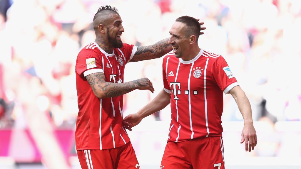 Getty Images / Alexander Hassenstein / Na zdjęciu: Arturo Vidal (z lewej) i Franck Ribery