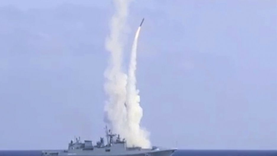 arch27
In this frame grab provided on Tuesday, Sept. 5, 2017, by Russian Defence Ministry press service, showing what they say is along-range Kalibr cruise missile launched by the Russian Navy Admiral Essen frigate in the Mediterranean Sea.  The Russia's Defense Ministry say a Russian warship in the Mediterranean fired cruise missiles Tuesday toward Islamic State group targets in the eastern Syrian province of Deir el-Zour.(Russian Defence Ministry Press Service photo via AP)
Russian Defense Ministry Press Service