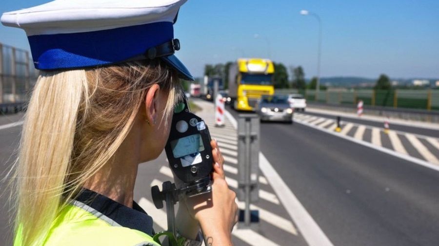 POLSKA DROGÓWKA, PODCZAS KONTROLI, MA KORZYSTAĆ Z NIEDOZWOLONEGO TRYBU 