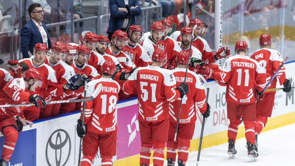 Zdjęcie okładkowe artykułu: Getty Images / Foto Olimpik/NurPhoto via Getty Images / Reprezentacja Polski w hokeju 