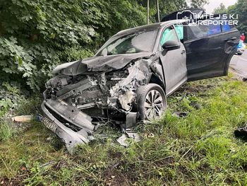 Słupno: Zderzenie czołowe osobówek. Dwie osoby zostały ranne