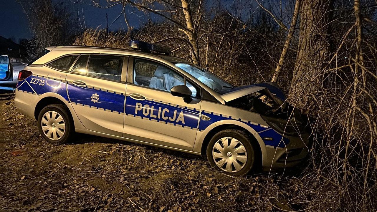 Wypadek radiowozu z nastolatkami. Zarzuty dla kolejnego policjanta