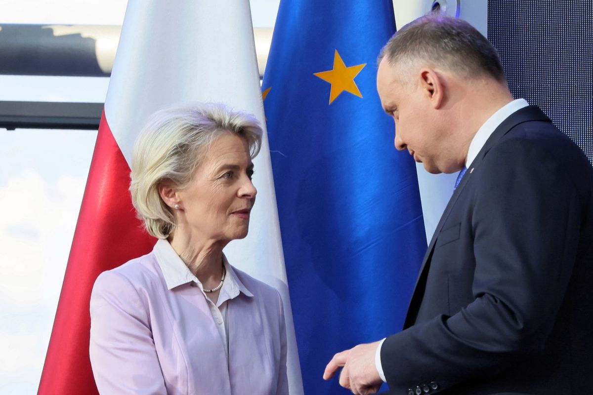 Przewodnicząca Komisji Europejskiej Ursula von der Leyen i prezydent Andrzej Duda podczas czerwcowego spotkania w Polsce