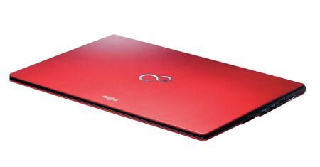 Fujitsu prezentuje lekkie i smukłe LifeBooki z serii UH, AH i SH