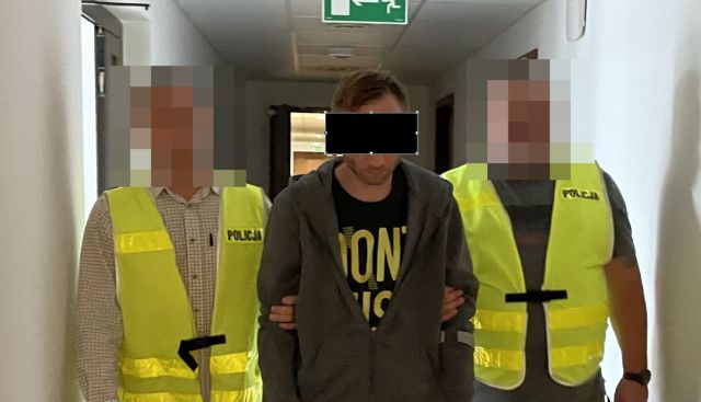 Policjanci zatrzymali dwóch mężczyzn ze sporą ilością narkotyków (zdjęcia)