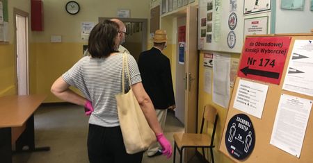 Wybory 2020. Wrocław. Miasto mobilizuje mieszkańców. Zasadzi drzewa na osiedlu z najwyższą frekwencją