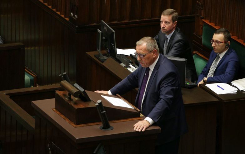 Były minister środowiska Jan Szyszko w Sejmie. To jego ministerstwo pilotowało ustawę