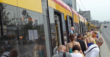 W Warszawie sprawdzają klimatyzację w autobusach i tramwajach