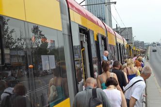 W Warszawie sprawdzają klimatyzację w autobusach i tramwajach