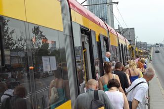 W Warszawie sprawdzają klimatyzację w autobusach i tramwajach