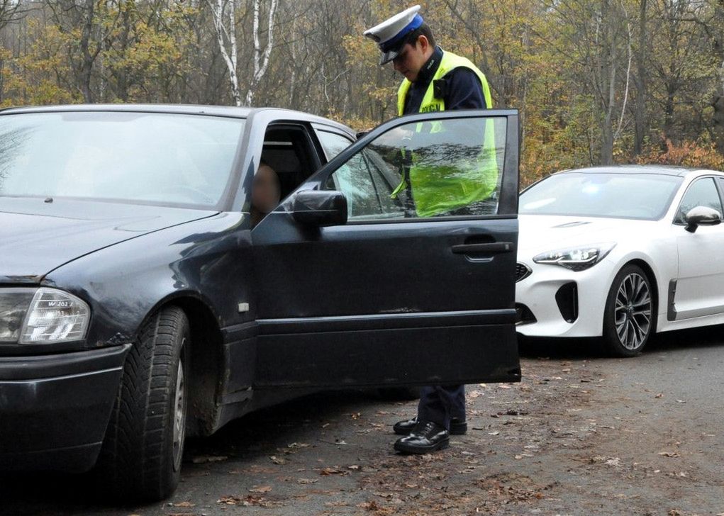 Obowiązkiem kierowcy będzie udostępnienie policjantowi możliwości sprawdzenia przebiegu.