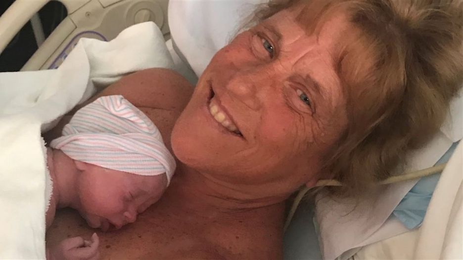 Urodziła mając 57 lat