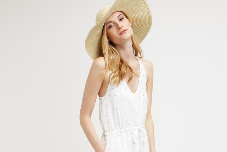 Białe sukienki na lato