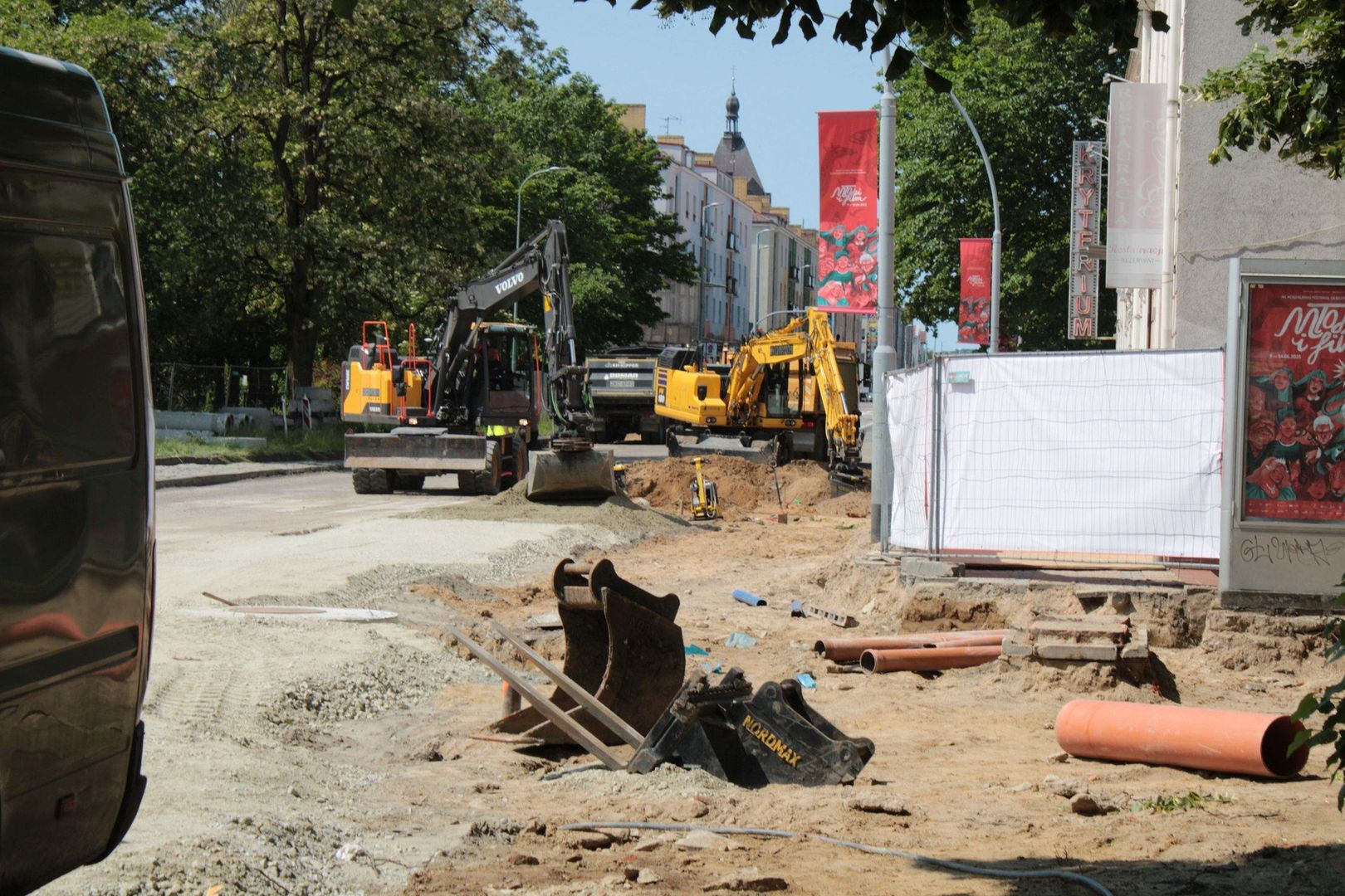 POSTĘP PRACY PRZY PRZEBUDOWIE UL ZWYCIESTWA W KOSZALINIE