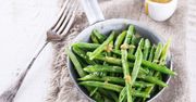 Gotowana mrożona zielona fasolka szparagowa z dodatkiem soli, odsączona