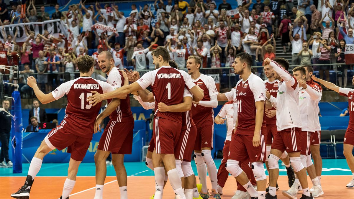 Radość Polaków po wygranej z Iranem (3:0)