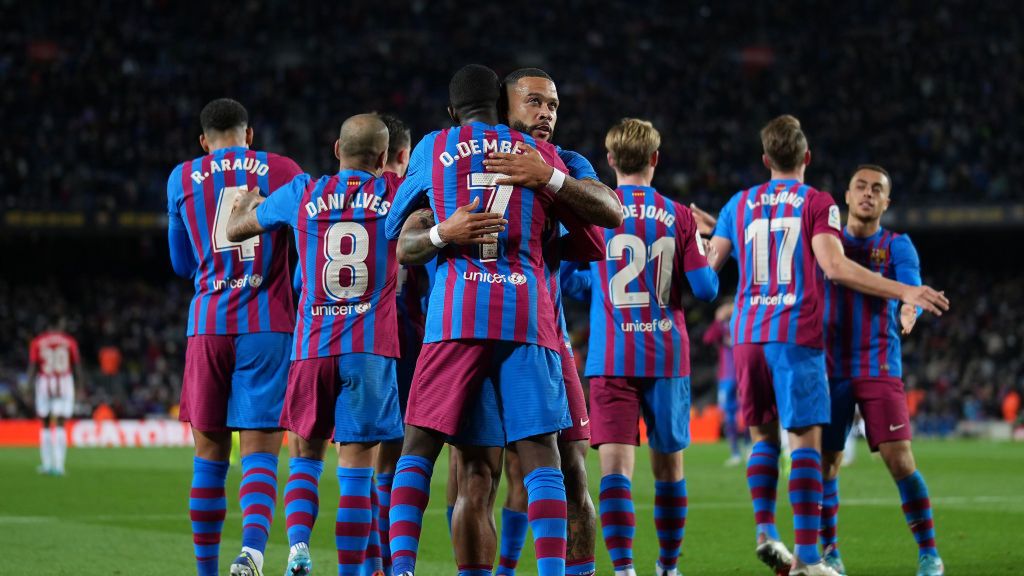 Getty Images /  Alex Caparros / Na zdjęciu: piłkarze FC Barcelony