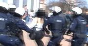 Głogów. Policjant powalił protestującą na chodnik. Kontrowersyjna interwencja