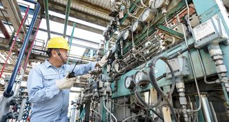 Chiny znów zaskoczyły. Ceny ropy reagują na decyzję ws. obostrzeń covidowych