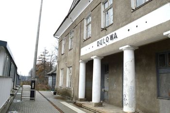 Dulowa: Chcą jeździć pociągami, ale brakuje parkingu przy dworcu