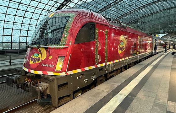 Oranżada Hellena wyrusza w świąteczną trasę pociągiem